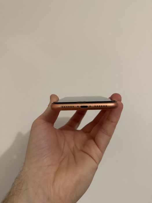 Продам телефон Iphone XR 64GB