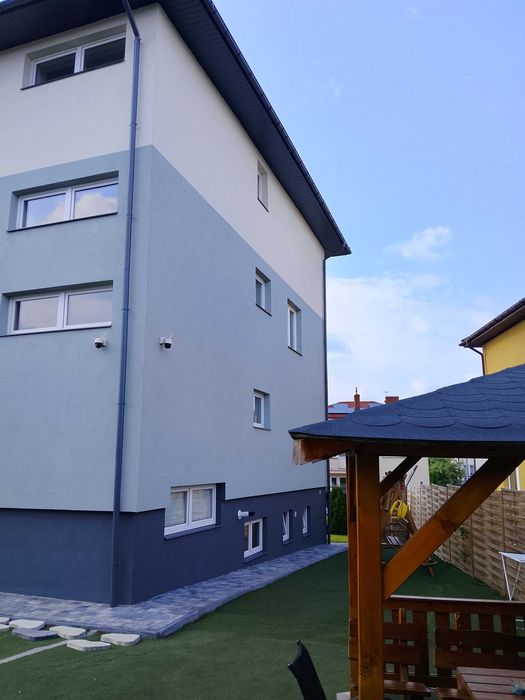 Ładny budynek z 4 mieszkaniami na sprzedaż