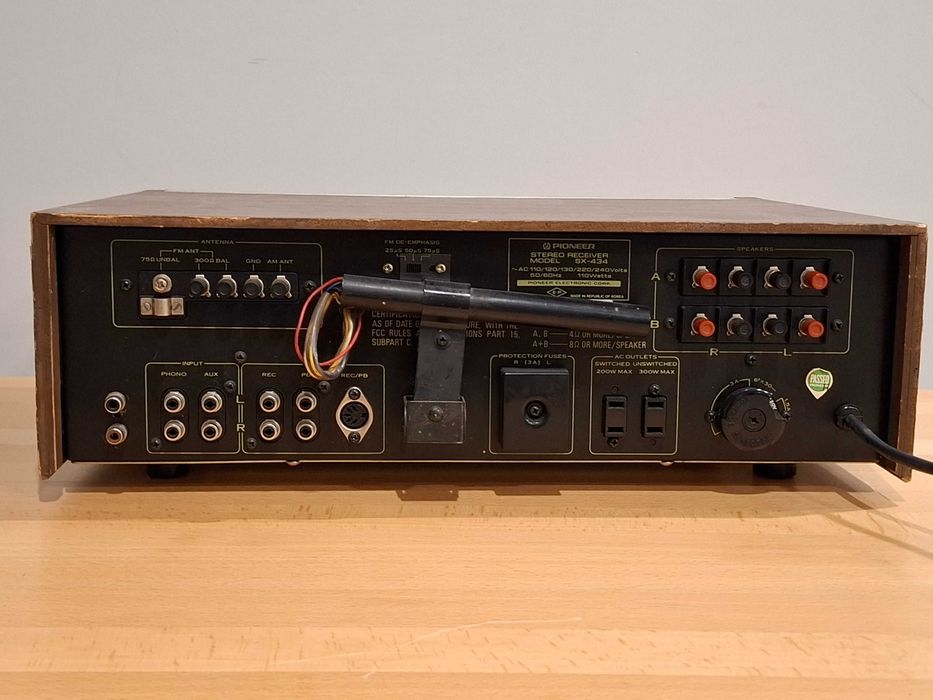 Amplituner Pioneer SX 434.