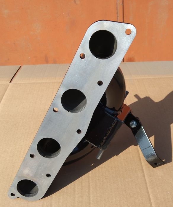 Колектор Мерседес під карбюратор