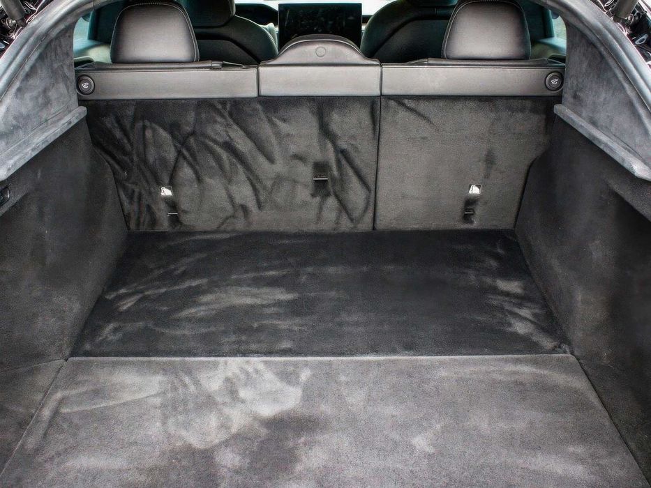 Tesla Model S      2022