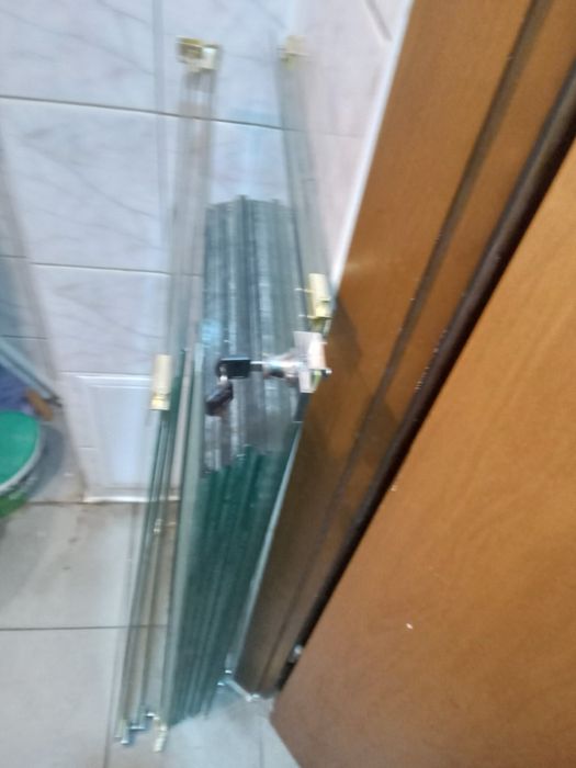 Скло (склянні панелі)вживане, з-під вітрин