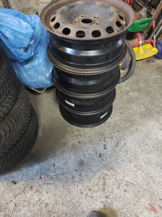 Sprzedam felgi stalowe