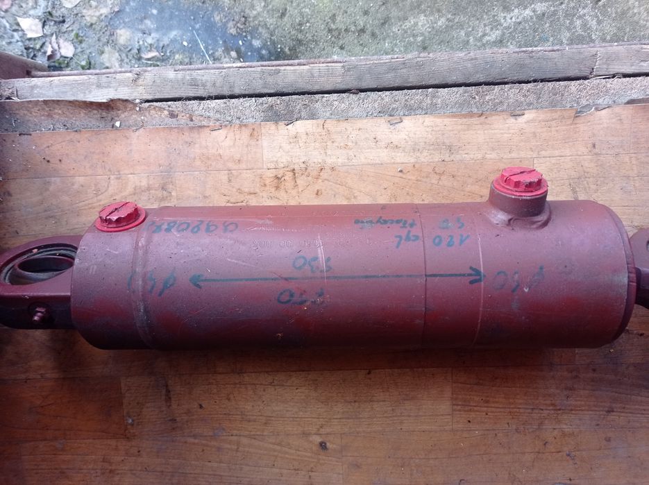 Siłownik hydrauliczny Liebherr