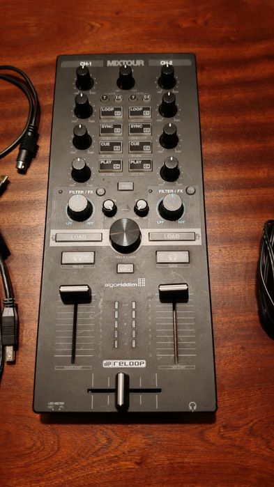 Controladora DJ Reloop Mixtour