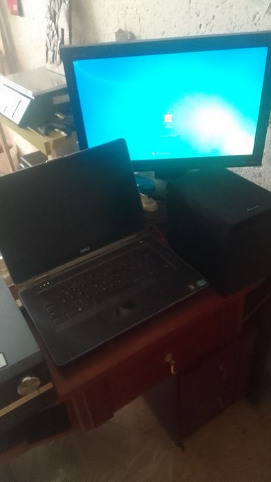 Computador bom estado con ecra