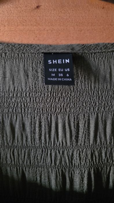 Vestido decote quadrado Shien