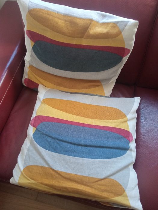 2 almofadas com fronha