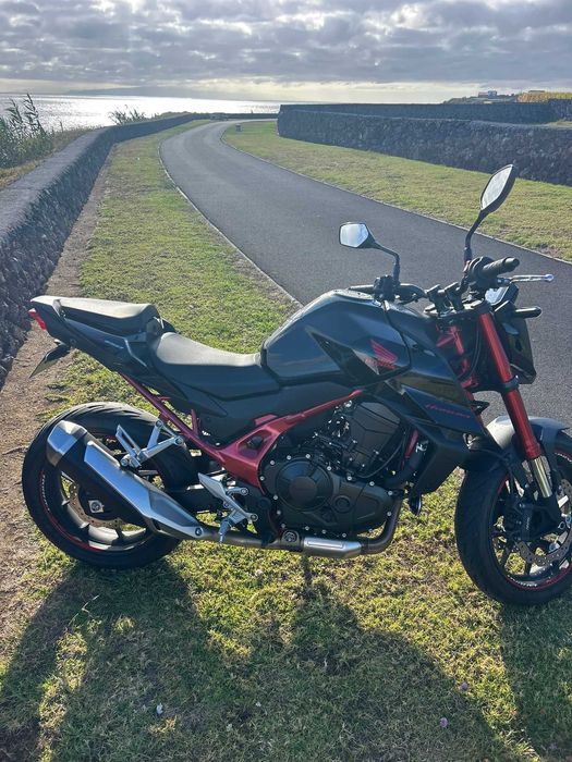 Honda 750 Hornet 2023