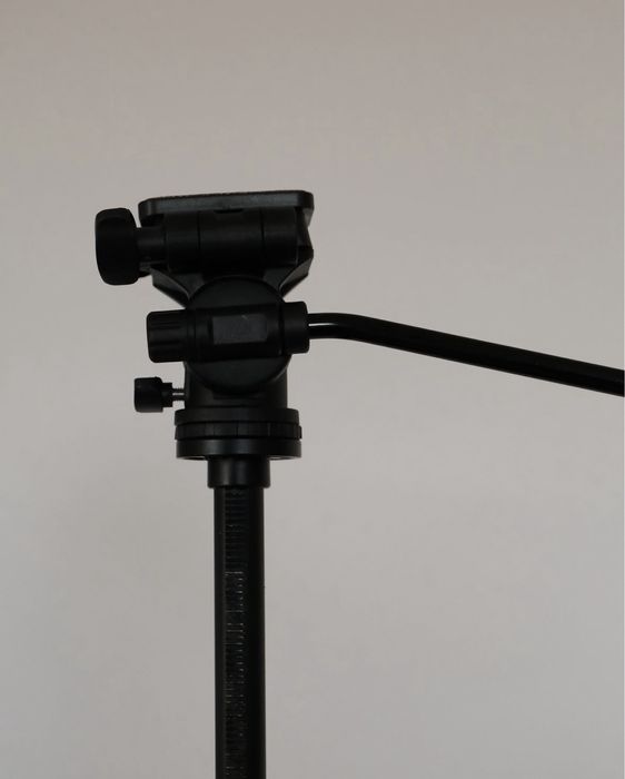 Штатив для камери