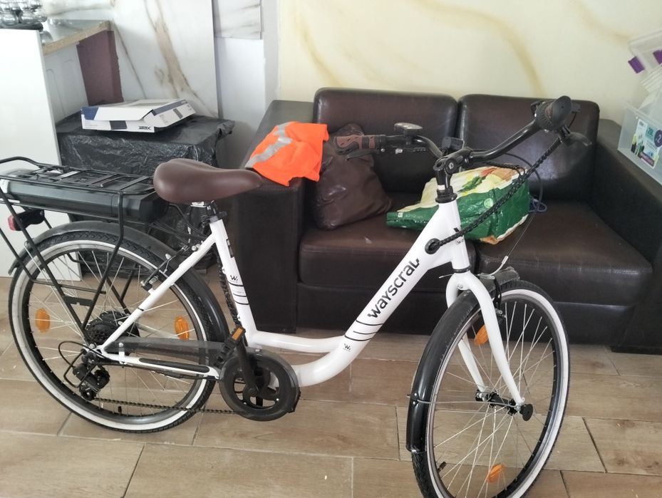 Vendo bicicleta elétrica semi nova isso é garantida