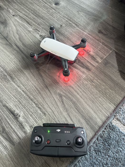 Dji spark dron  sprawny zadbany bez bateri