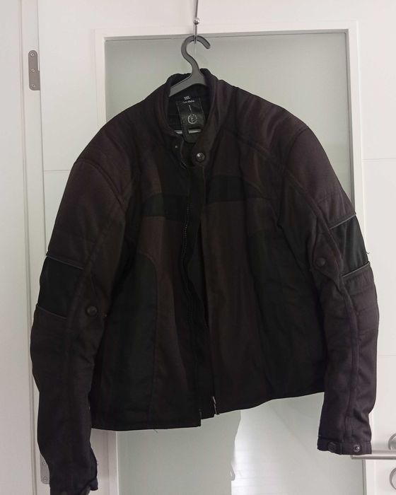 Blusão motard, preto, em ótimo estado