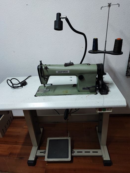 Máquina de costura industrial ponto direito