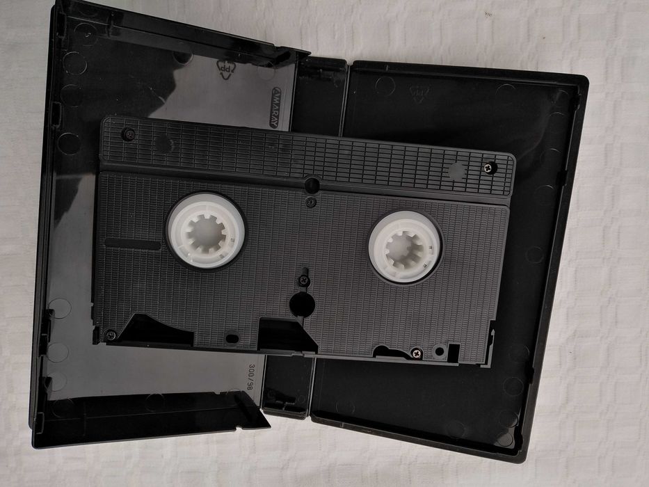 VHS, Os Commitments