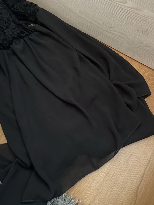 Vestido preto de senhora