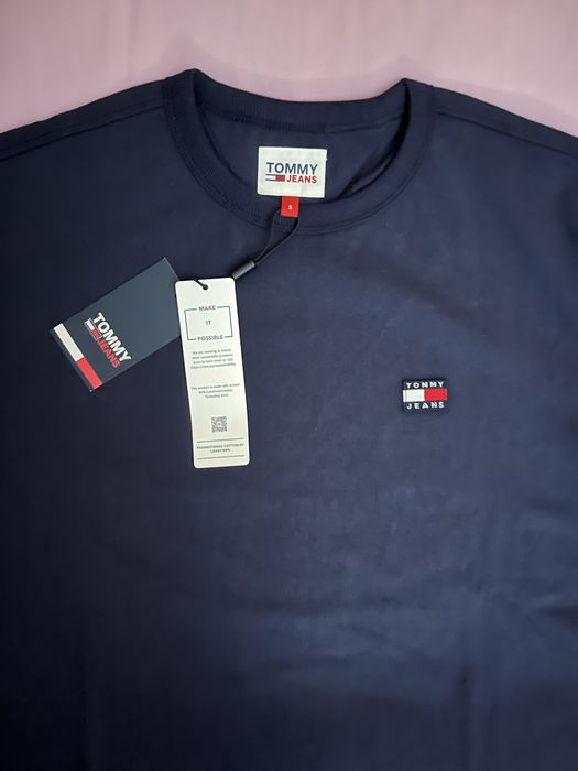 Wyprzedaż Longsleeve męski Tommy Jeans.