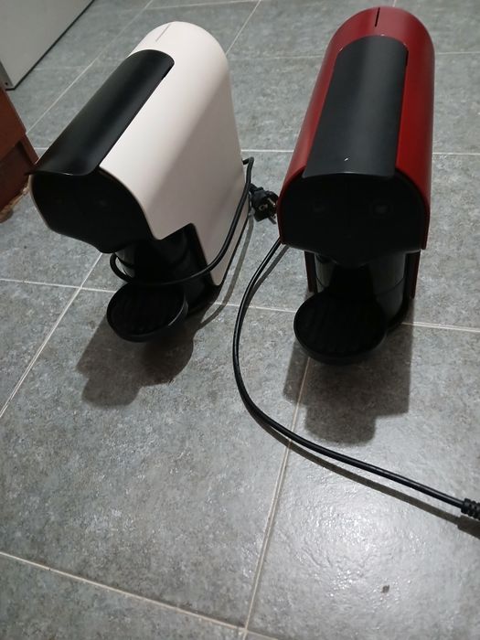 maquina cafe delta q vermelha