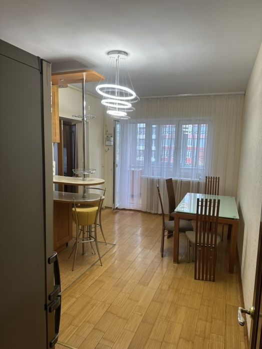 Просторная квартира в свежем доме рядом с парком Победы