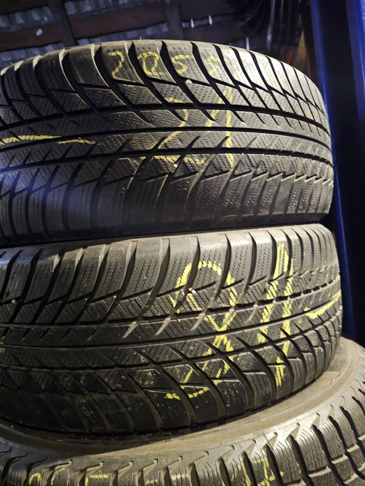 Opony Zimowe 2szt R17 225/50-6.5mm-Bridgestone