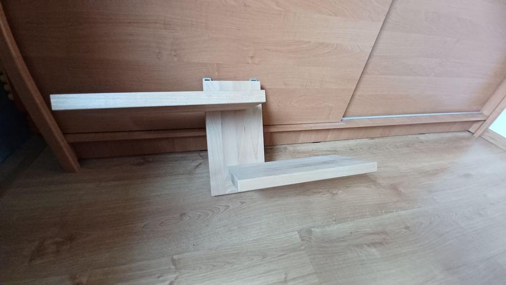 Półka z drewna bukowego