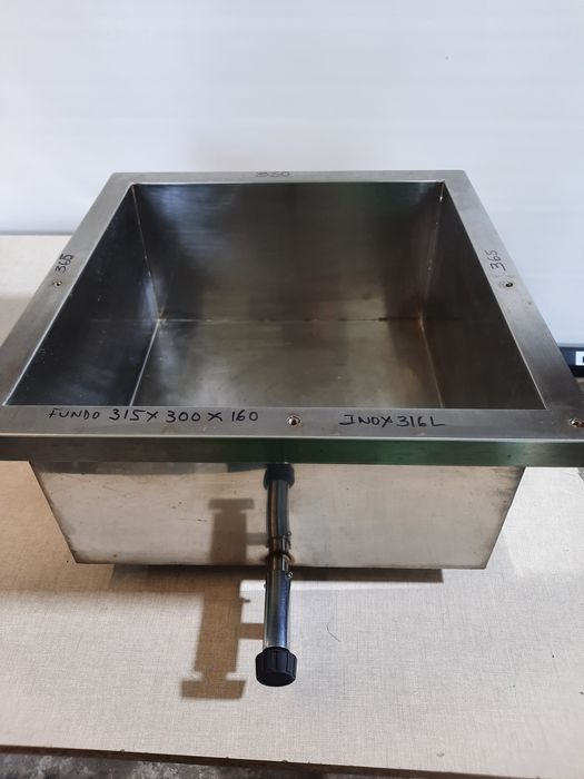 Cuba de inox pequena nova industrial com torneira
