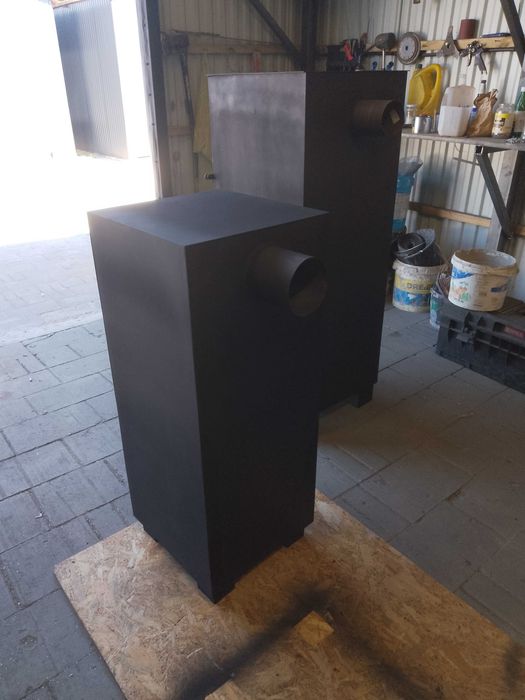 Piec o wymiarach 100x41x41xcm stalowy