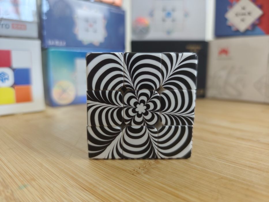 MagleCube Illusion 3x3 Magic Cube (New)64752100407427124