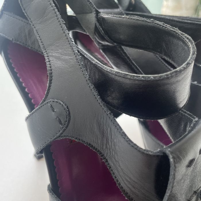 Sapatos abertos com salto CH Carolina Herrera em couro