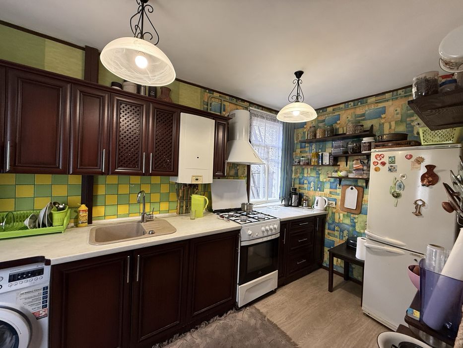 Будинок з майстернею