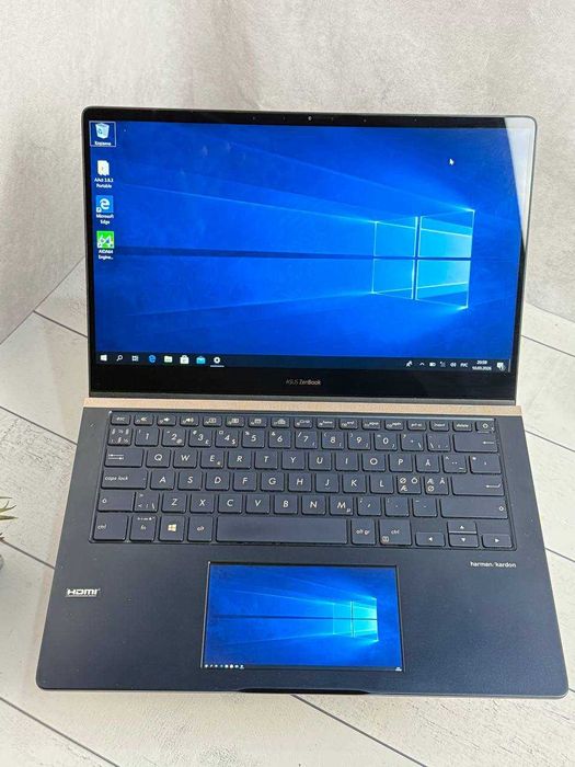 ASUS ZenBook Pro 15 UX480F i7-8565U GTX 1050 2gb 16ram ssd 500gb