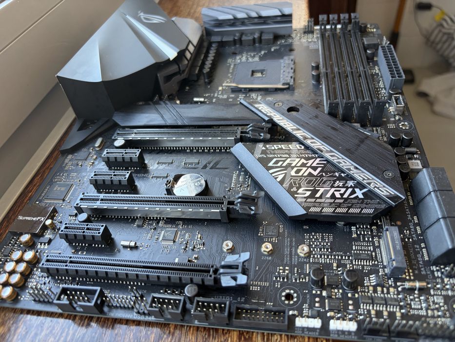 Motherboard AM4 - ASUS ROG STRIX X470-F GAMING