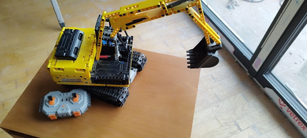 Sprzedam klocki CaDA deTech