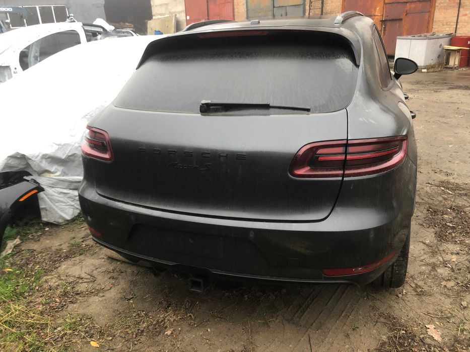 Кришка багажника Porsche Macan