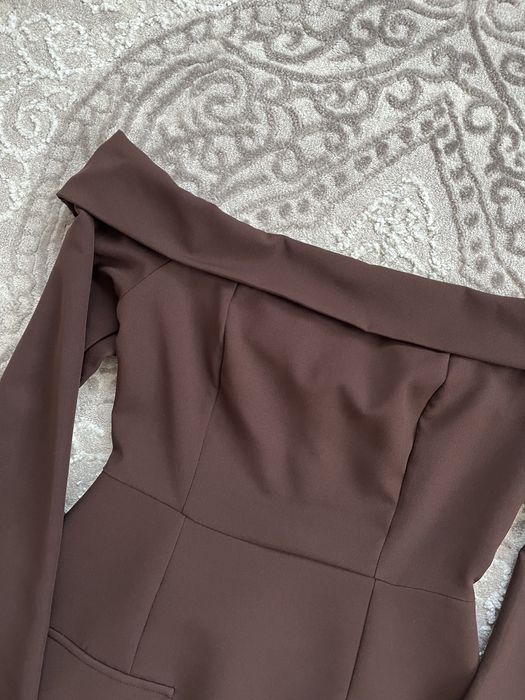 Сукня жіноча з відкритими плечима