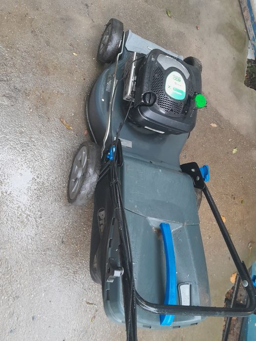 Kosiarka spalinowa z napędem