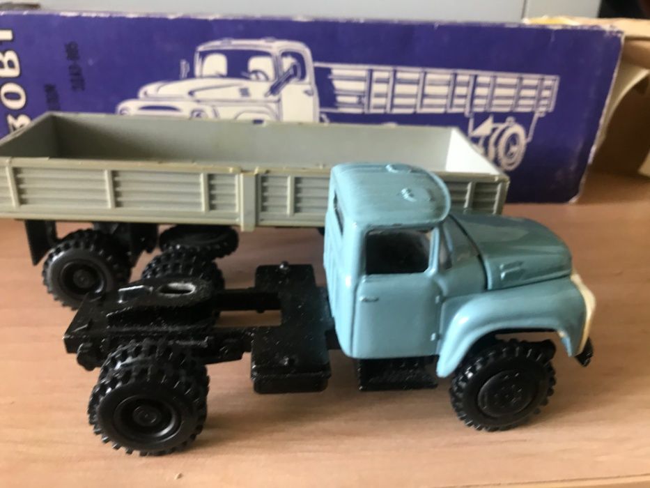 Модель машинка ЗИЛ-130 В1 СССР 1:43 коллекционная ТУ1983 новая