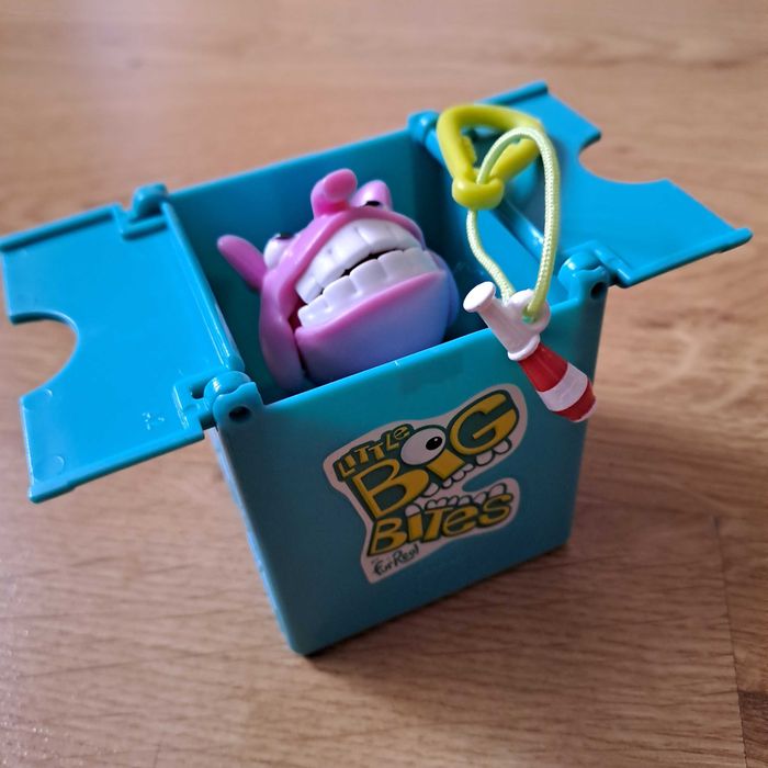Figurka Gryzący Zwierzak Hasbro FurReal Little Big Bites