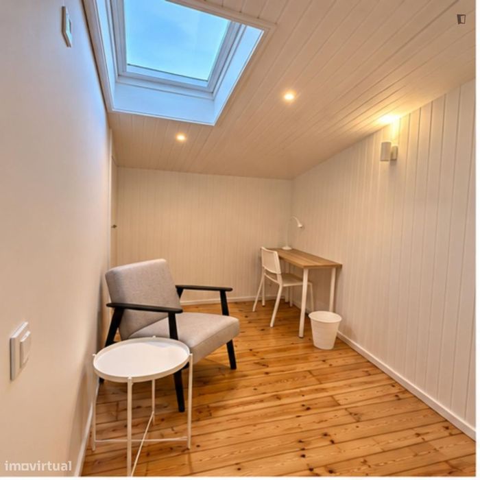 Quarto - localizado em Mafamude Porto