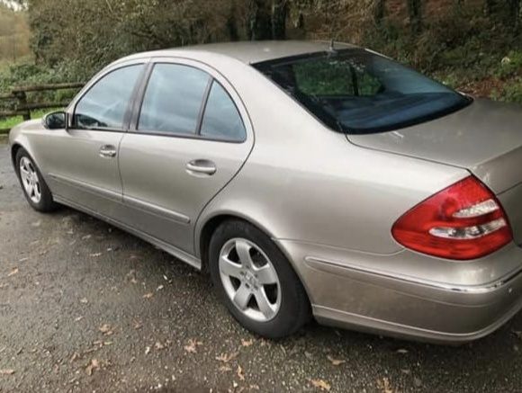 Mercedes Benz e 220