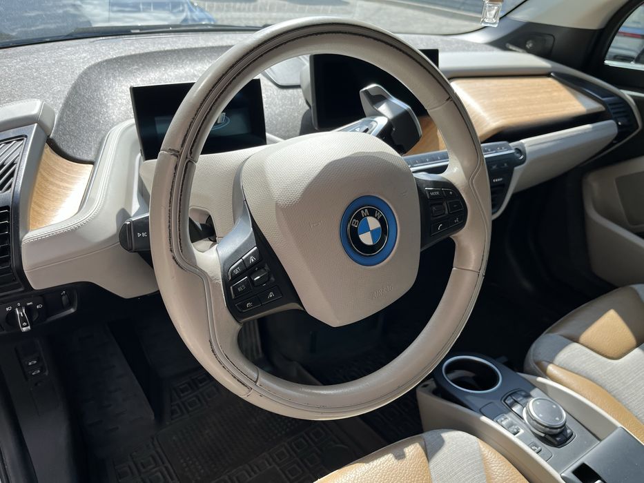 Електромобіль BMW I3