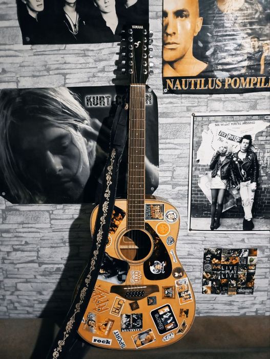 Акустическая 12я гитара YAMAHA FG 720-12