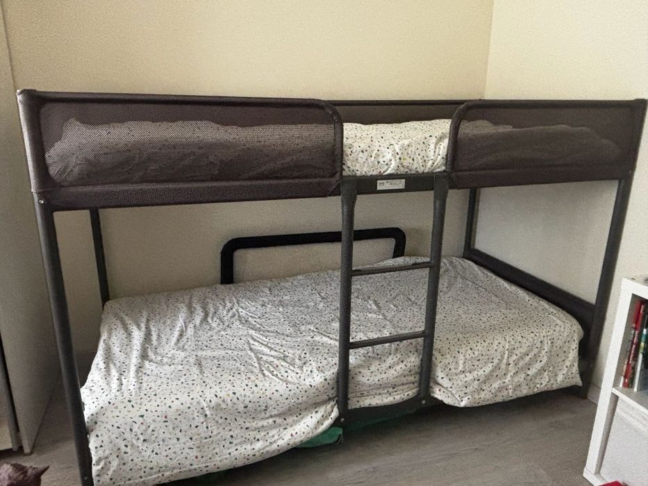 Cama beliche em óptimo estado