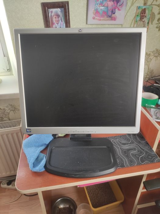 Монітор  НР 19" в робочому стані