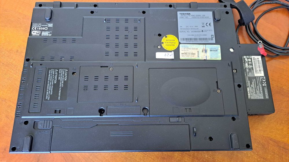 Laptop  Toshiba satelite pro S300L-135