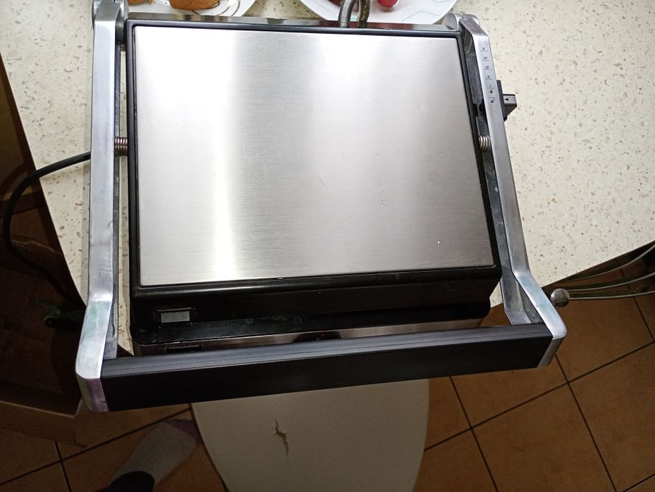 Kontakt gril elektryczny