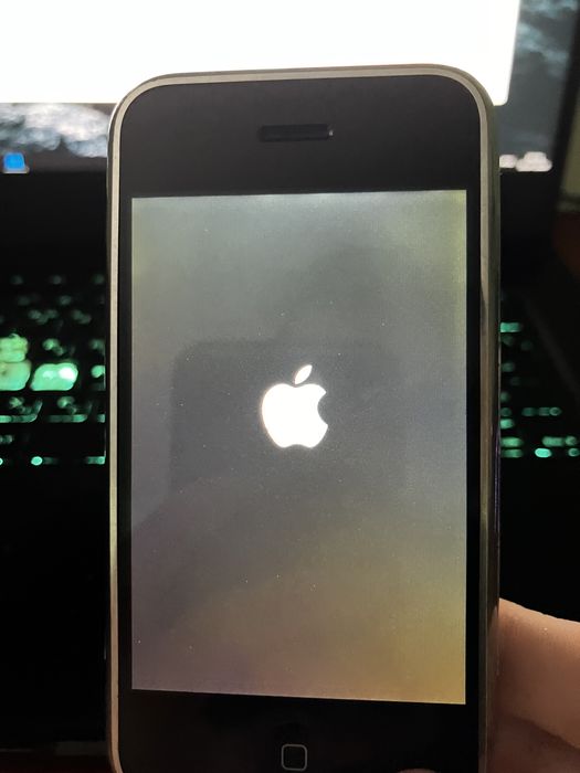 iPHONE 2G 8GB раритет