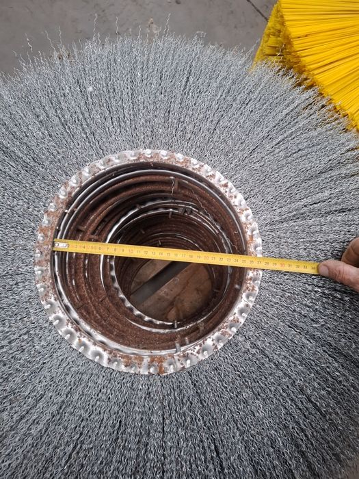 Escovas  vassora bobcat caterpillar