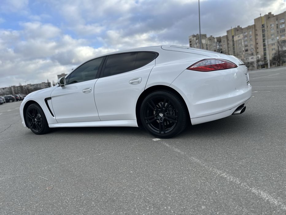 Porsche Panamera 4S 3.6, можливий обмін, в тому числі нерухомість з доплатою