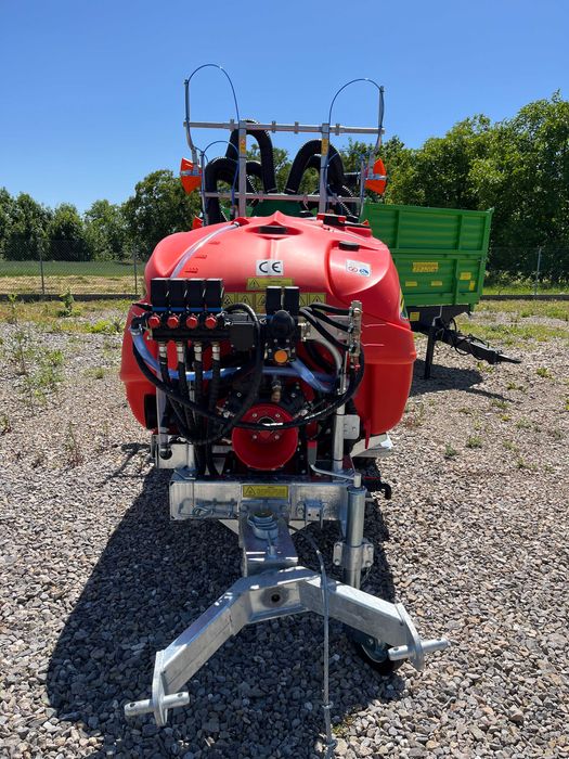 Opryskiwacz ciągany do malin porzeczki 1000 l Ribes Agrola